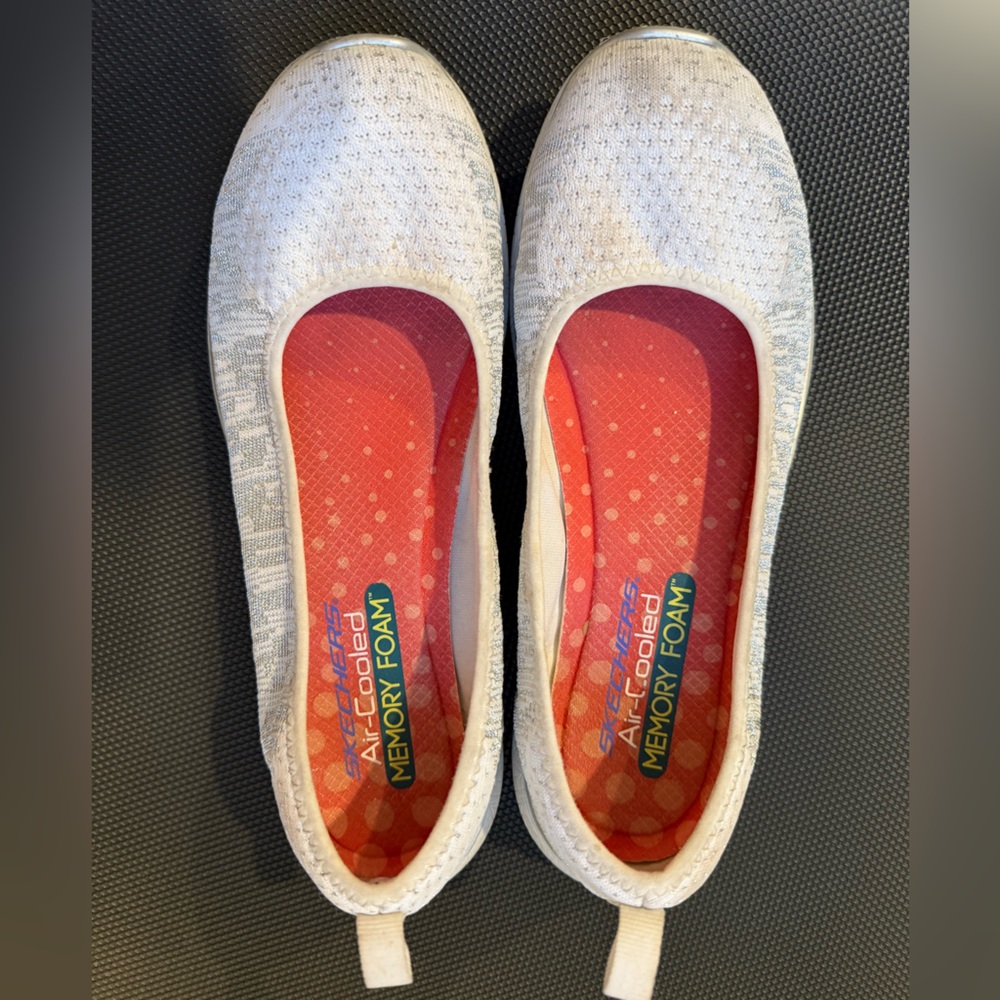 Skechers Women's Gray Slip-On Flats - Picture 3 of 7